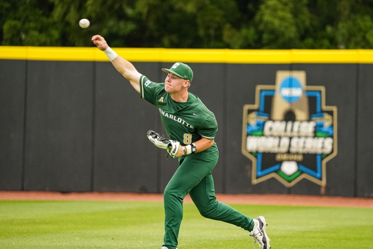 Parking Wisconsin-Stout Blue Devils at St. Thomas Tommies Womens Basketball