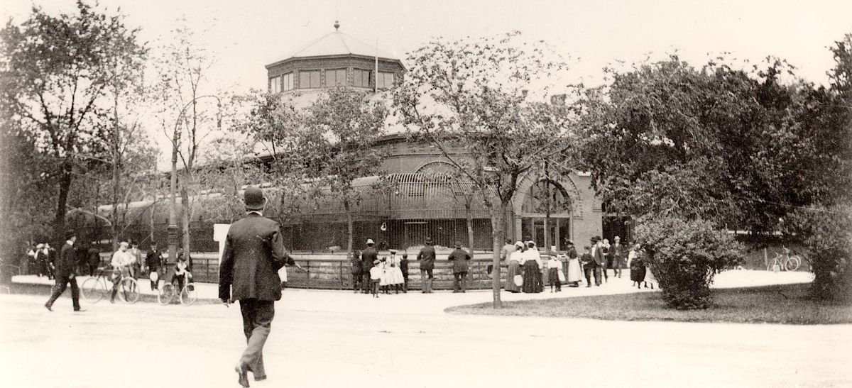 Haunted History Tours at Lincoln Park Zoo