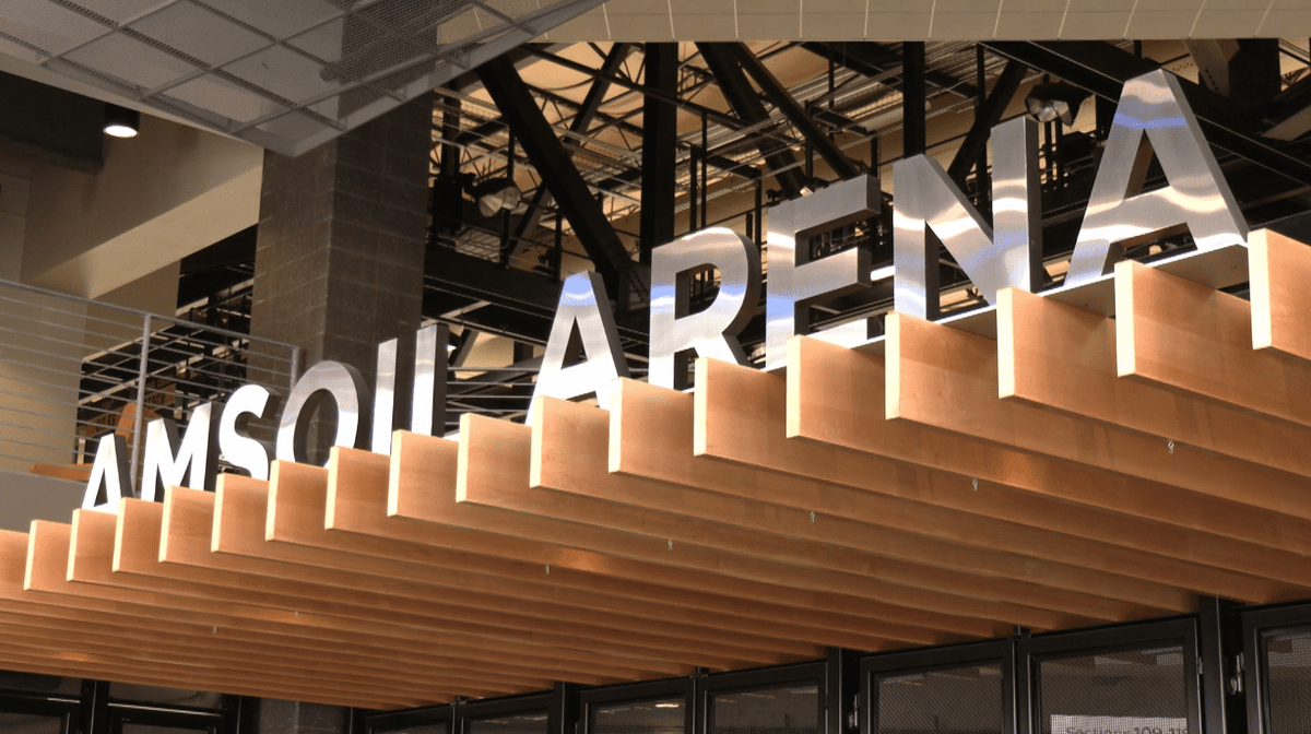 Parking IIHF World Junior Championship - USA vs Finland (Pre-Competition Exhibition)