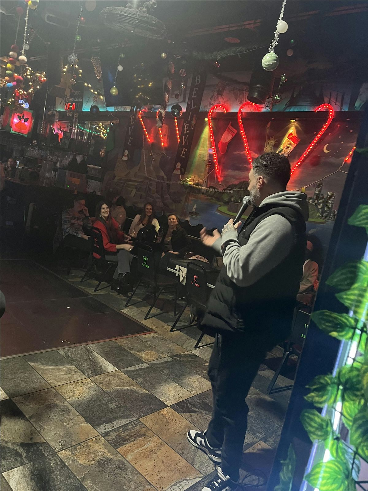 Stand Up Comedy & FREE Shot at Le Roi Lounge