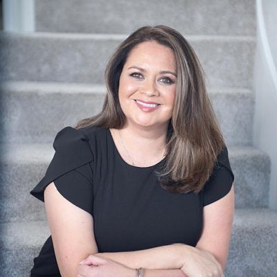 Viola Lucero