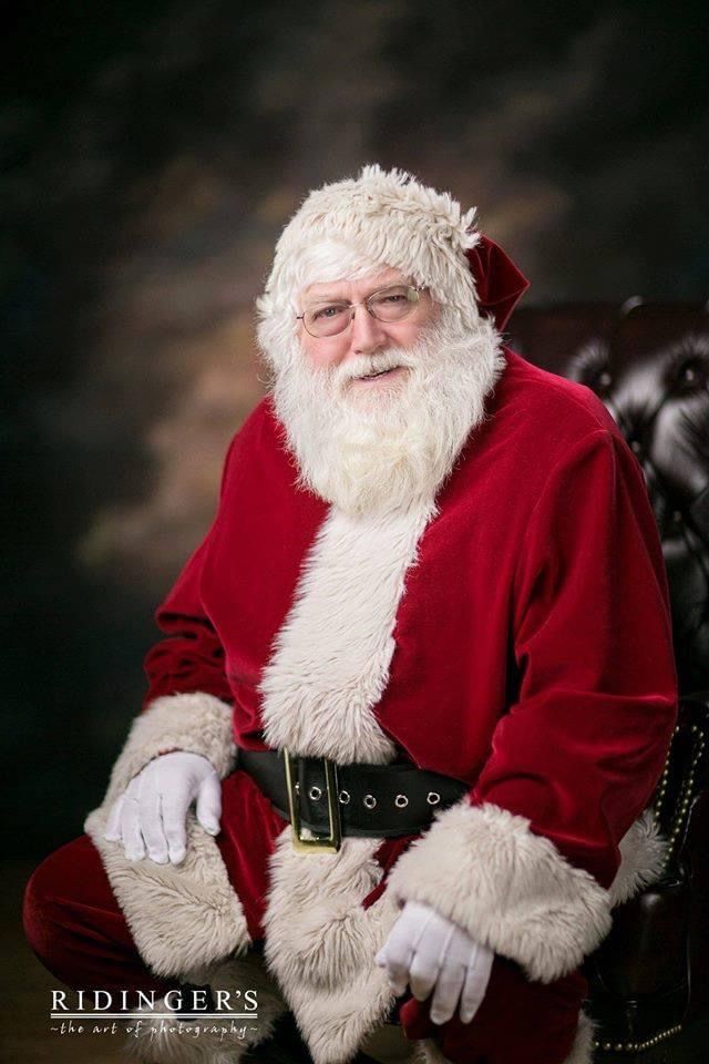 Santa Photos 2022 @ Lewiston Center Mall