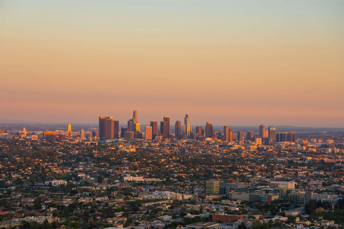 A Thrilling Scavenger Hunt! - Tinseltown's Biggest Stars