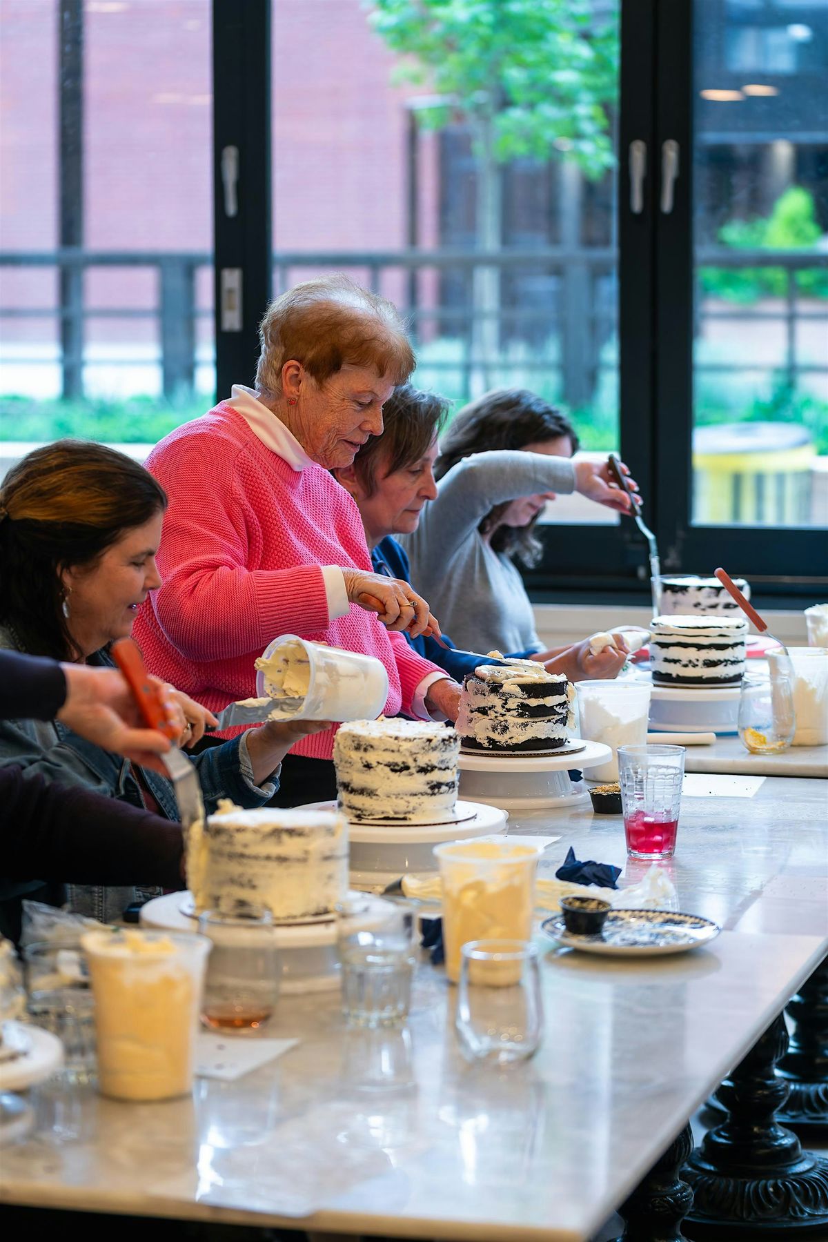 ADVANCED CAKE DECORATING CLASS: Floral Tiered Chocolate Strawberry