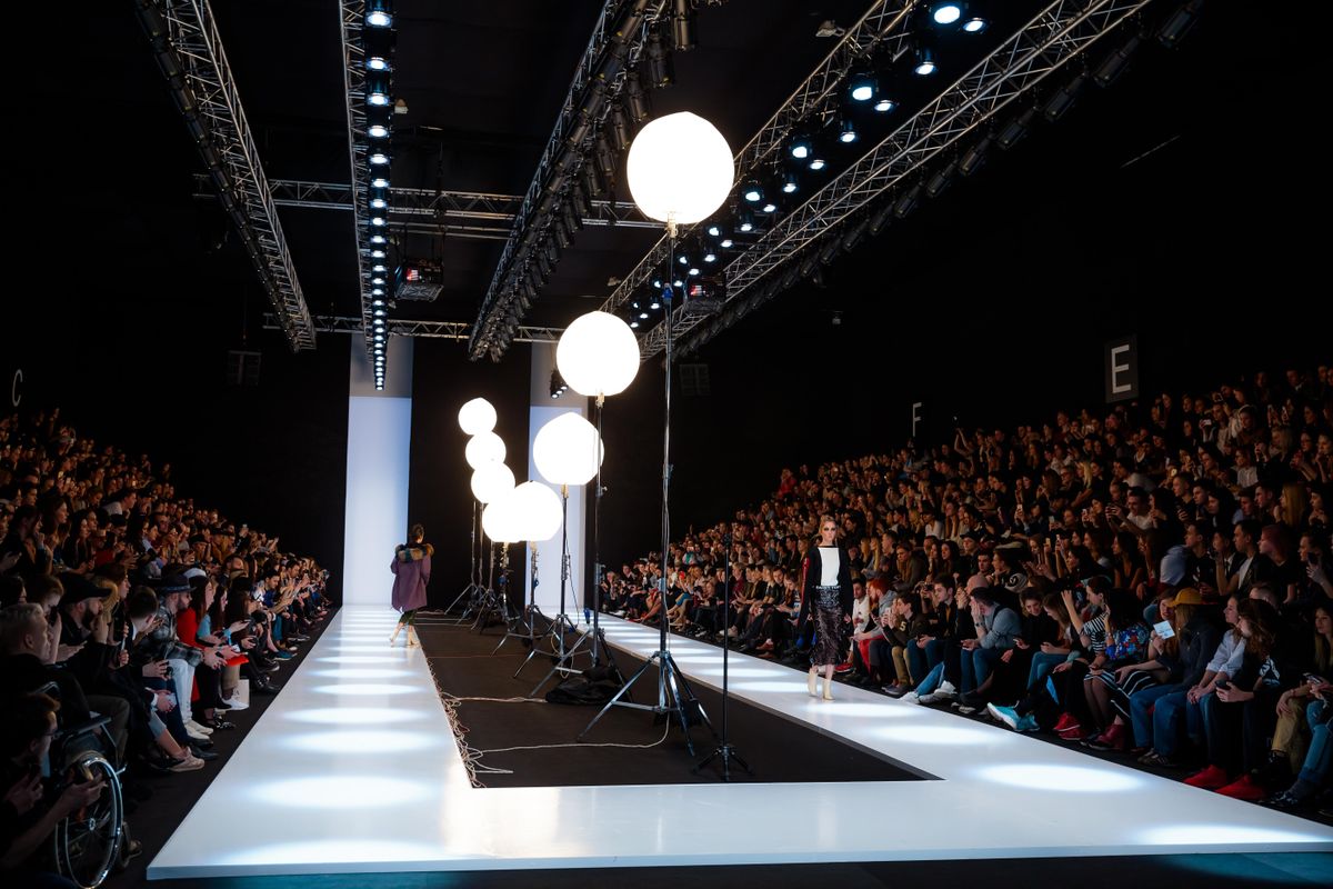 LOS ANGELES FASHION WEEK LUMIERE RUNWAY | LUMIERE RUNWAY CENTER, Los ...