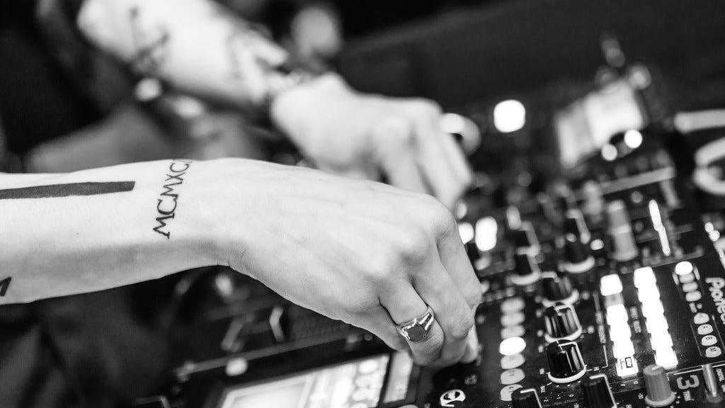 DJ GALLIXC Presents: LIMEWIRED a 2000s Dance Party (21+)