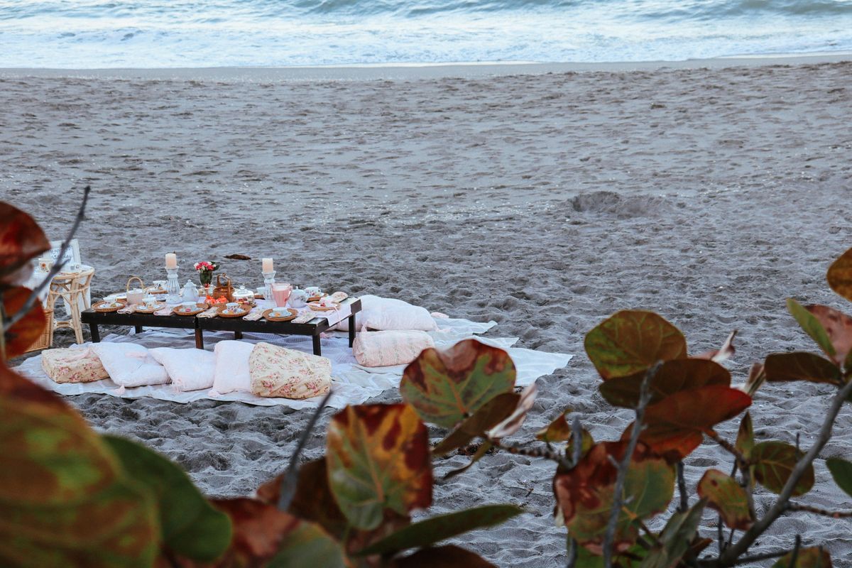 Paint and Sip w/ the magical table on Jupiter Beach Jupiter Beach