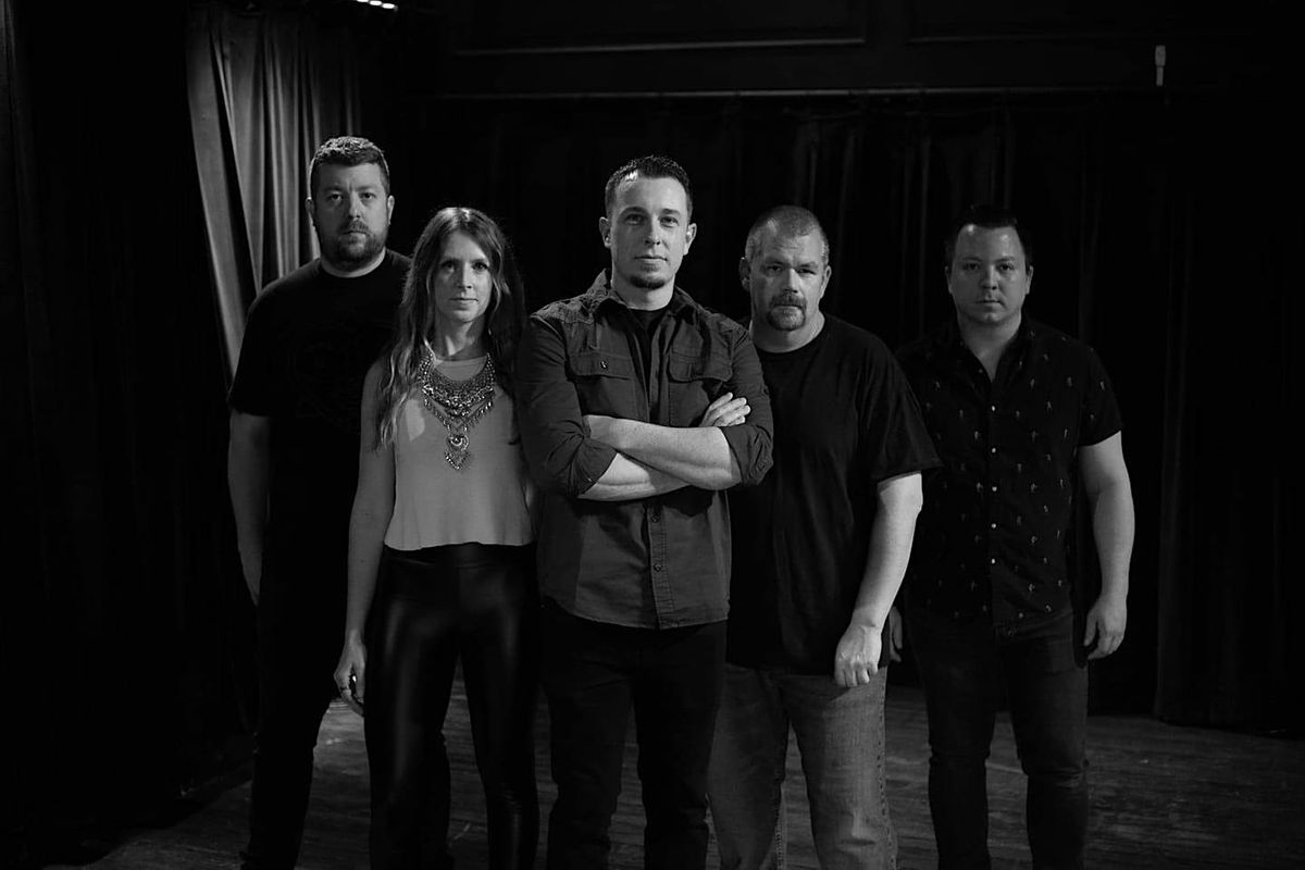 New Years Eve Featuring Breakdown Shakedown Hollywood Casino