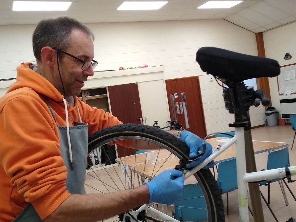 Horwich Repair Caf\u00e9