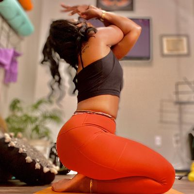 Jasz Davis Yoga