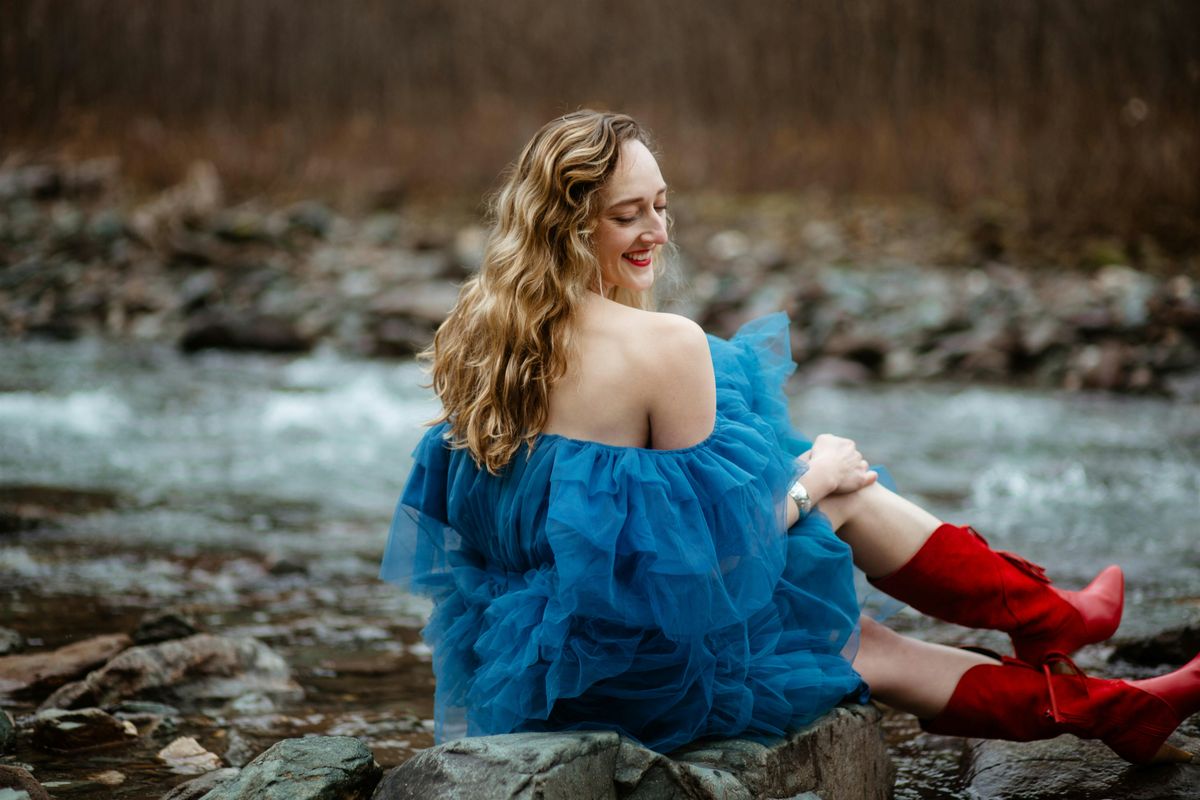 Holiday House Show feat. Taylor Dallas Vidic