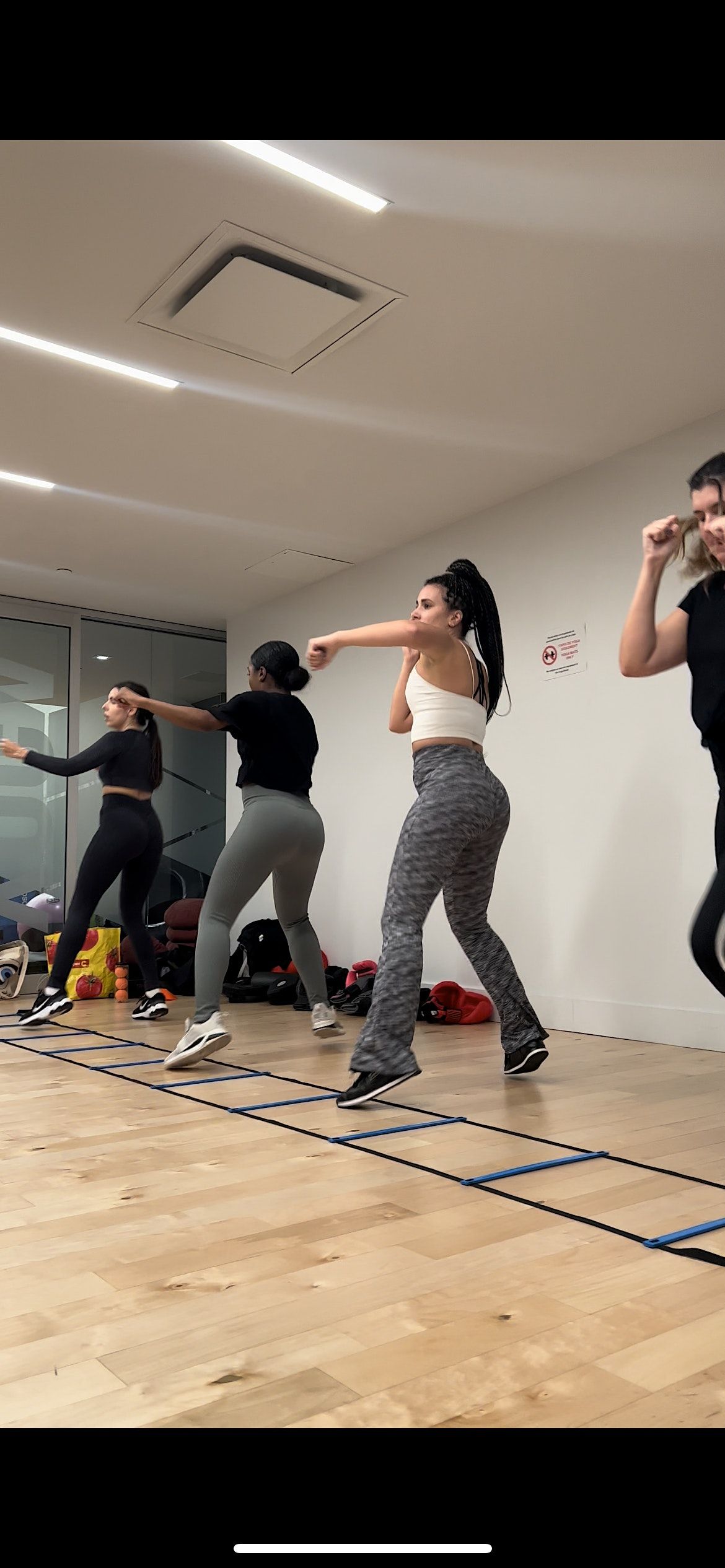 Fitnessboxing (Girls)Small Group FitnessBoxing Brix MTL, Montréal