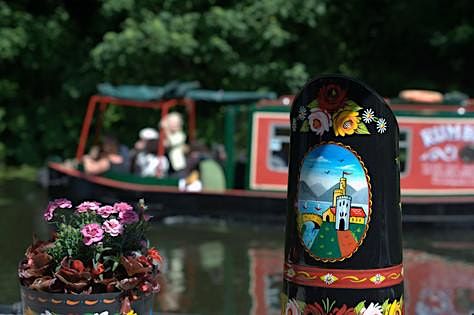 Rose and Castle traditional canal art workshop to celebrate IWD | Delph ...