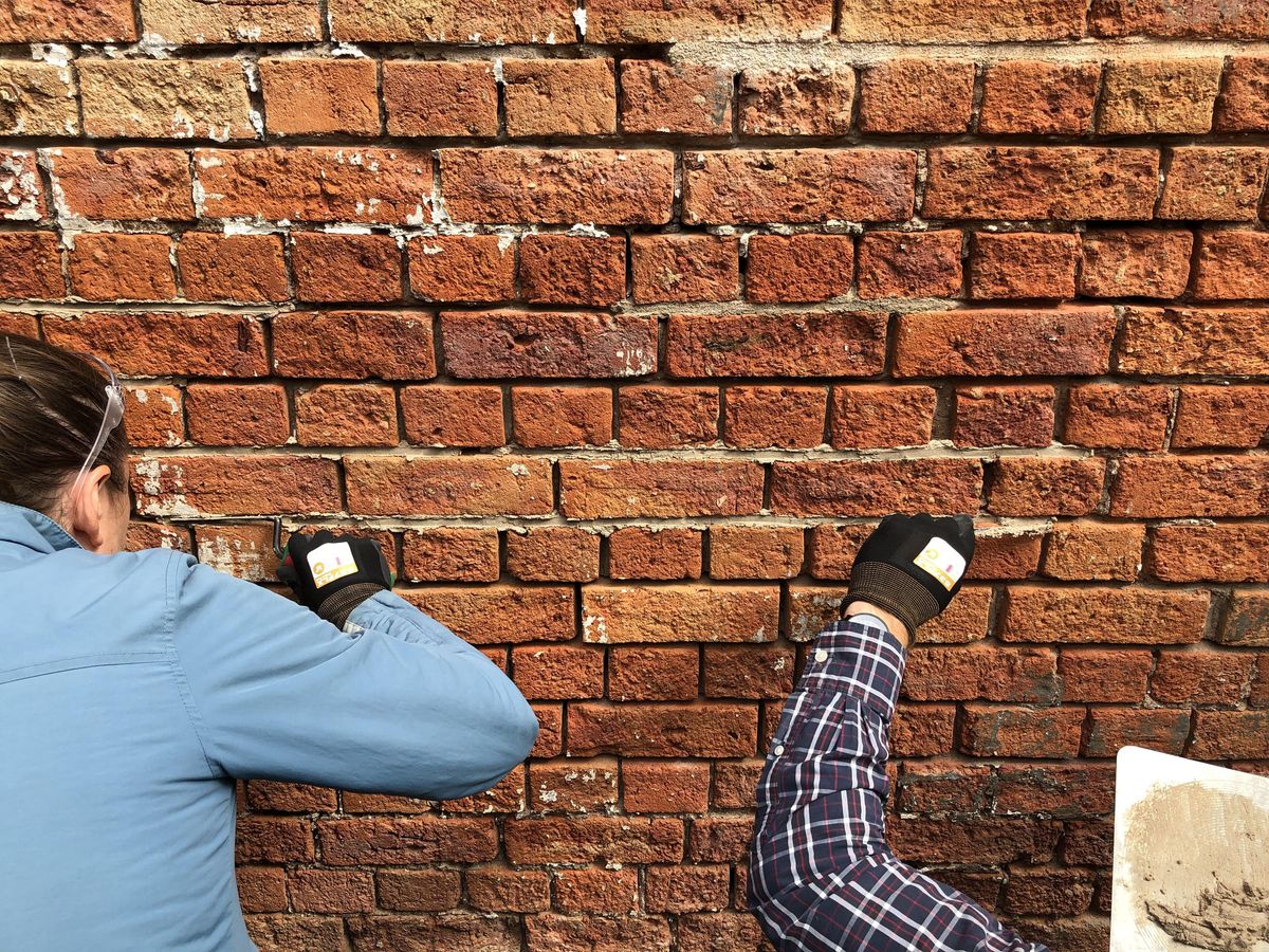 Workshop - Repointing Mortar Joints at Como House