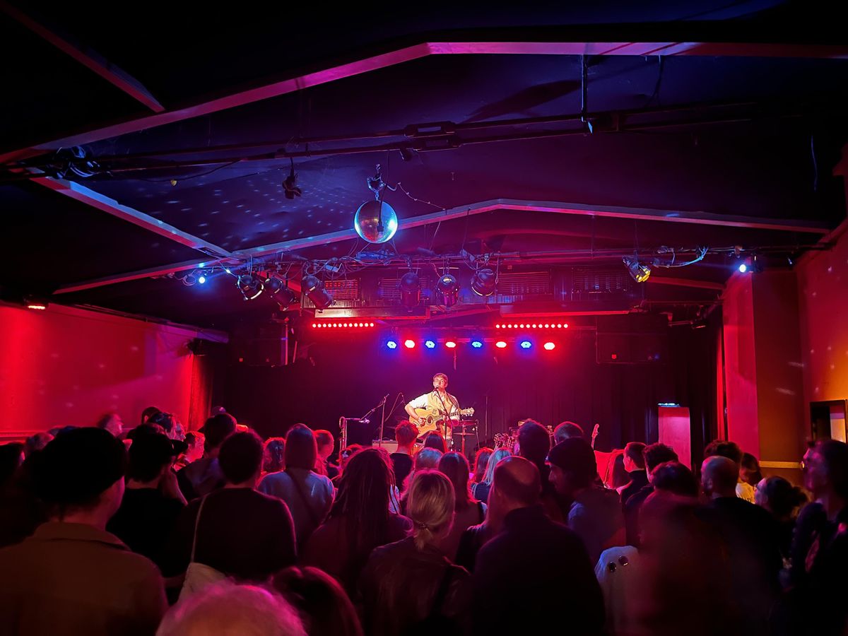 "sch\u00f6n, provokant" EP Release Show von Marlo Grosshardt & Band