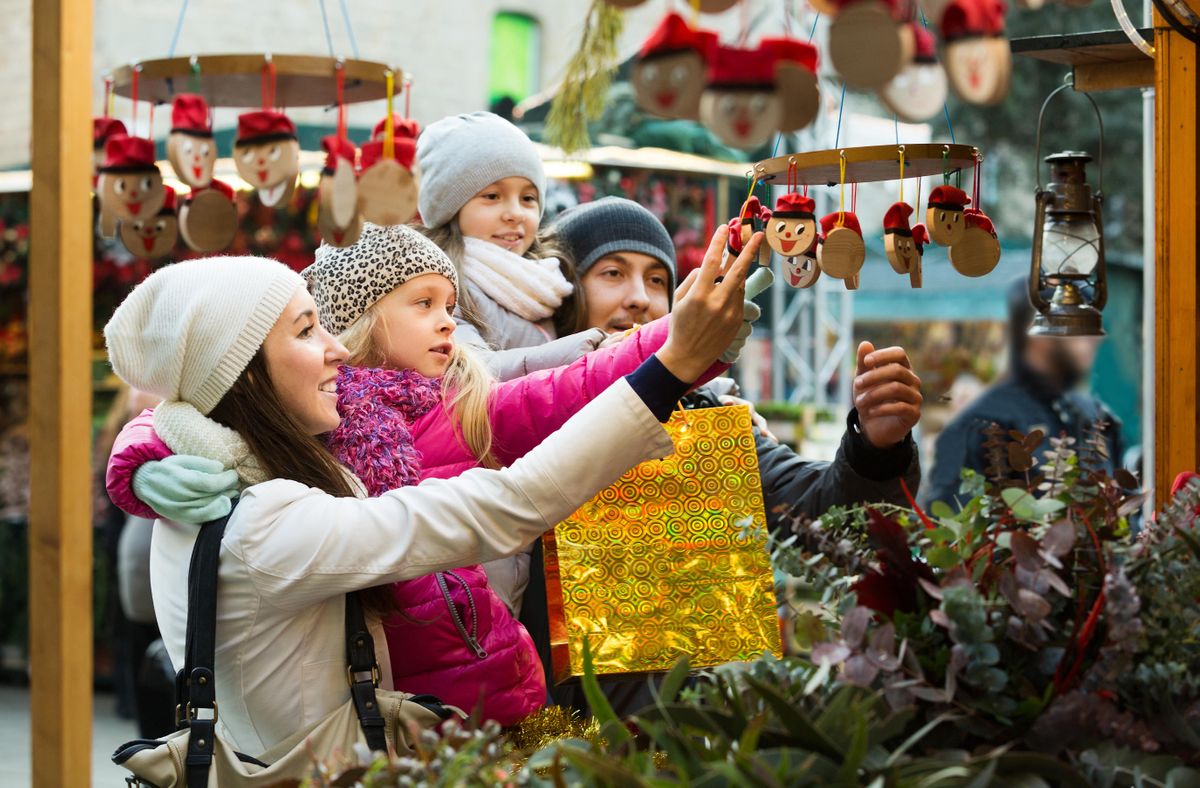 Christmas Market by Toronto Art Crawl The Bentway, Toronto, ON