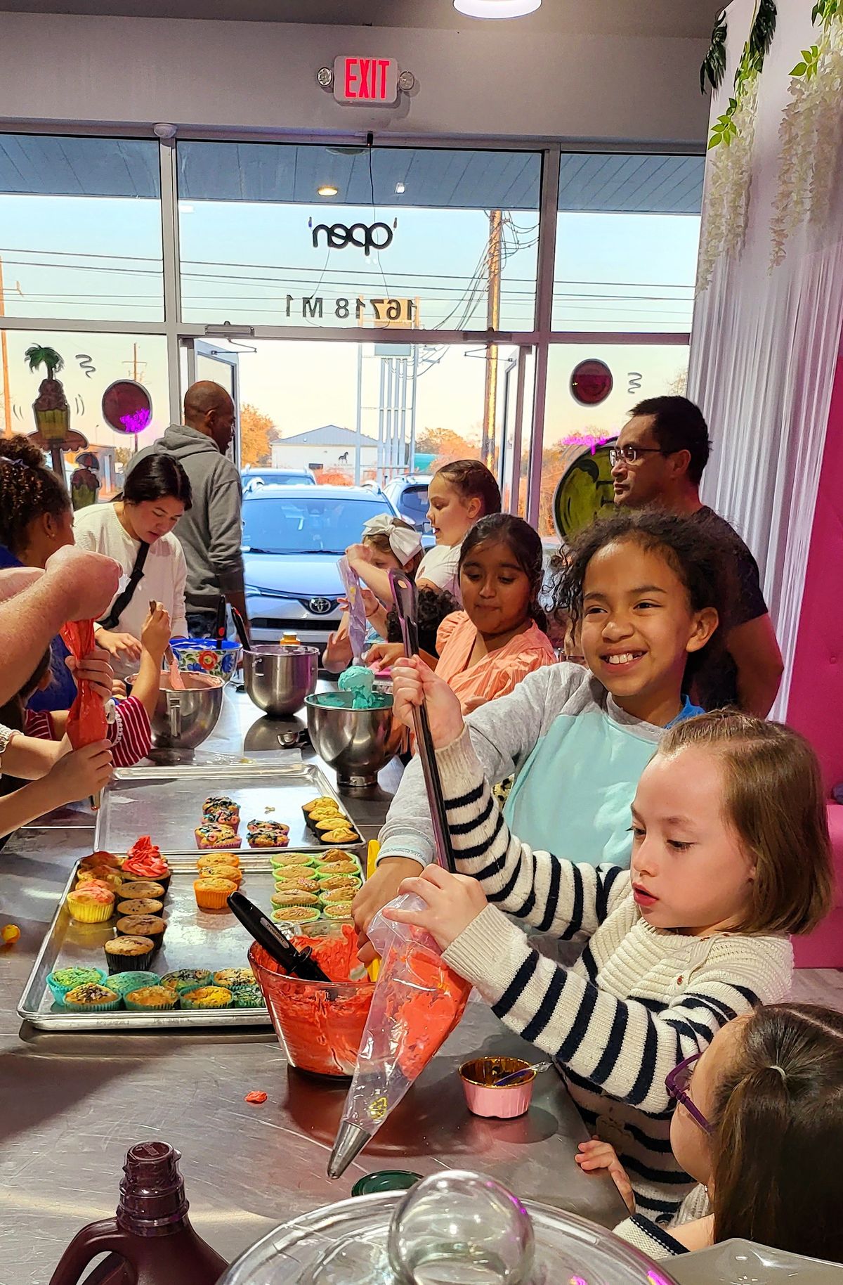 Cupcake Wars For Kids Glitter Quake Cupcakes & Cereal Bar, Cypress