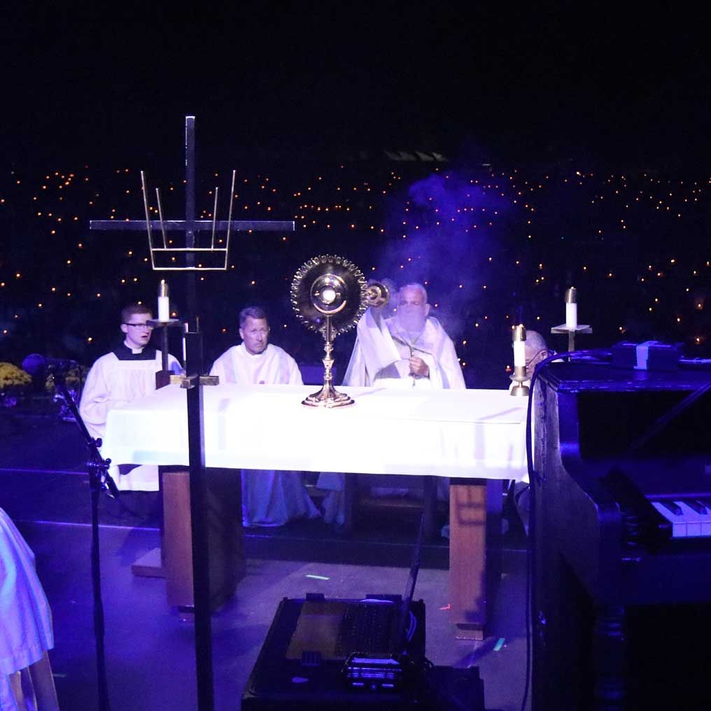 Abbey Fest: Crowder Big Daddy Weave & Damascus Worship