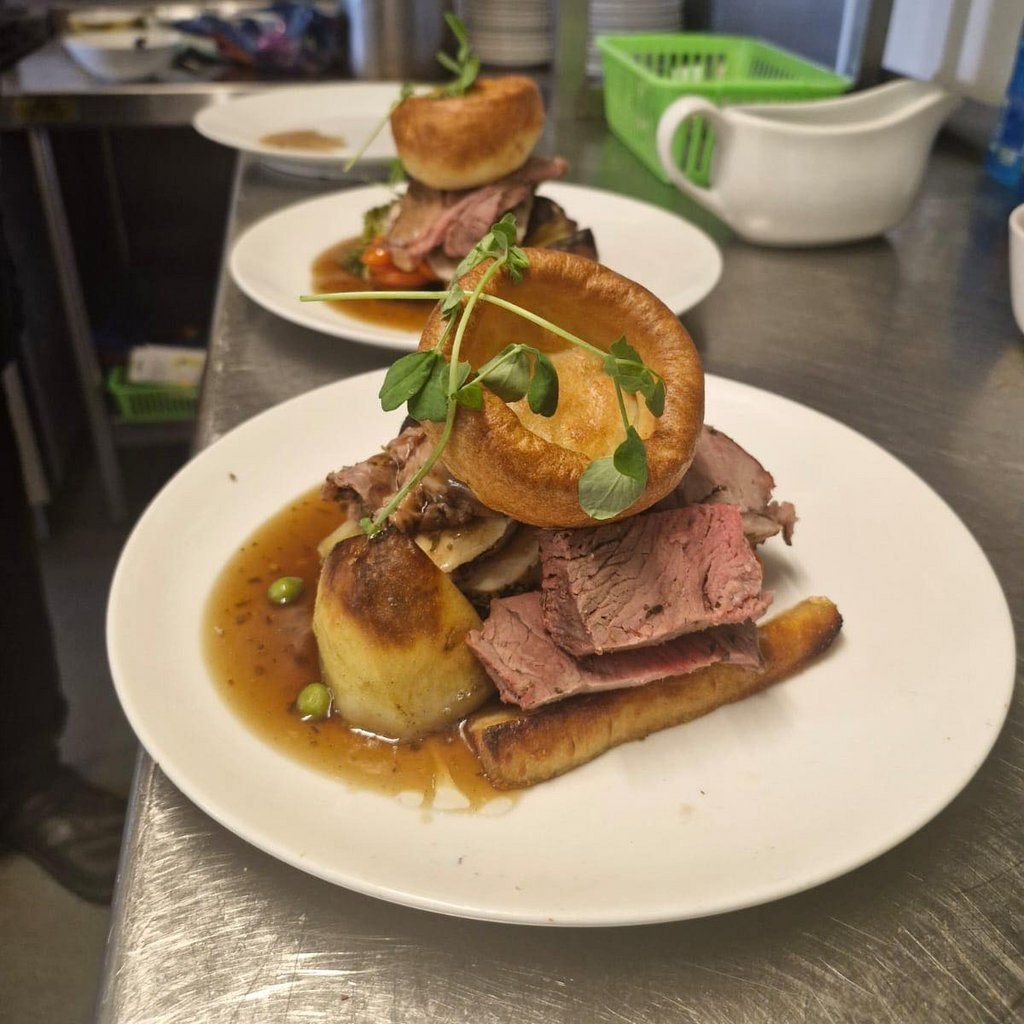 SIPS & GIGGLES: Bottomless Brunch Fridays & Saturdays