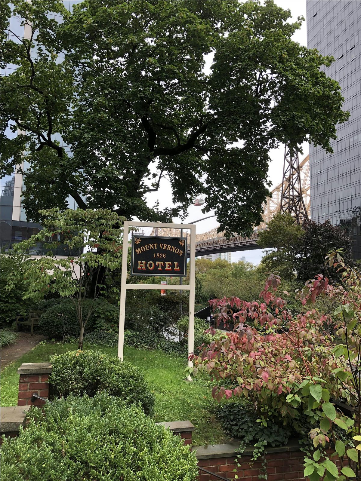 Plein-Air Watercoloring at the Mount Vernon Hotel Museum & Garden