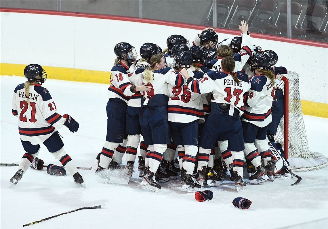 Syracuse Orange at Robert Morris University Colonials Womens Hockey at Clearview Arena
