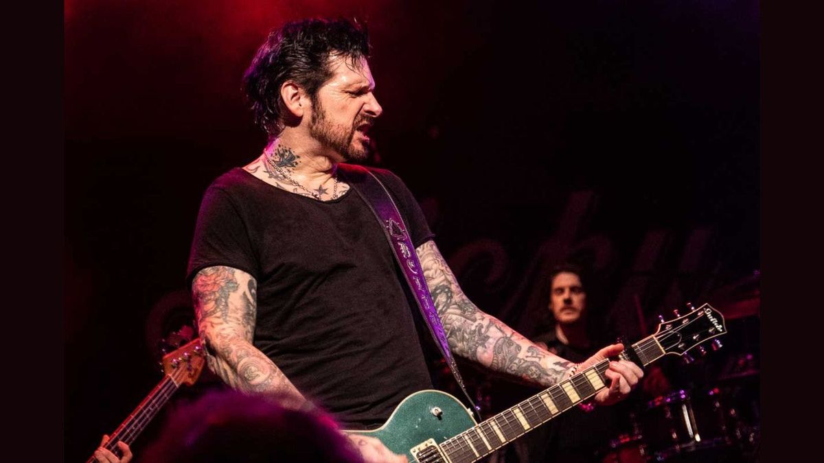 Ricky Warwick & The Fighting Hearts