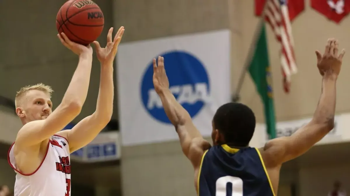 Parking Eastern Washington Eagles at Portland State Vikings Mens Basketball