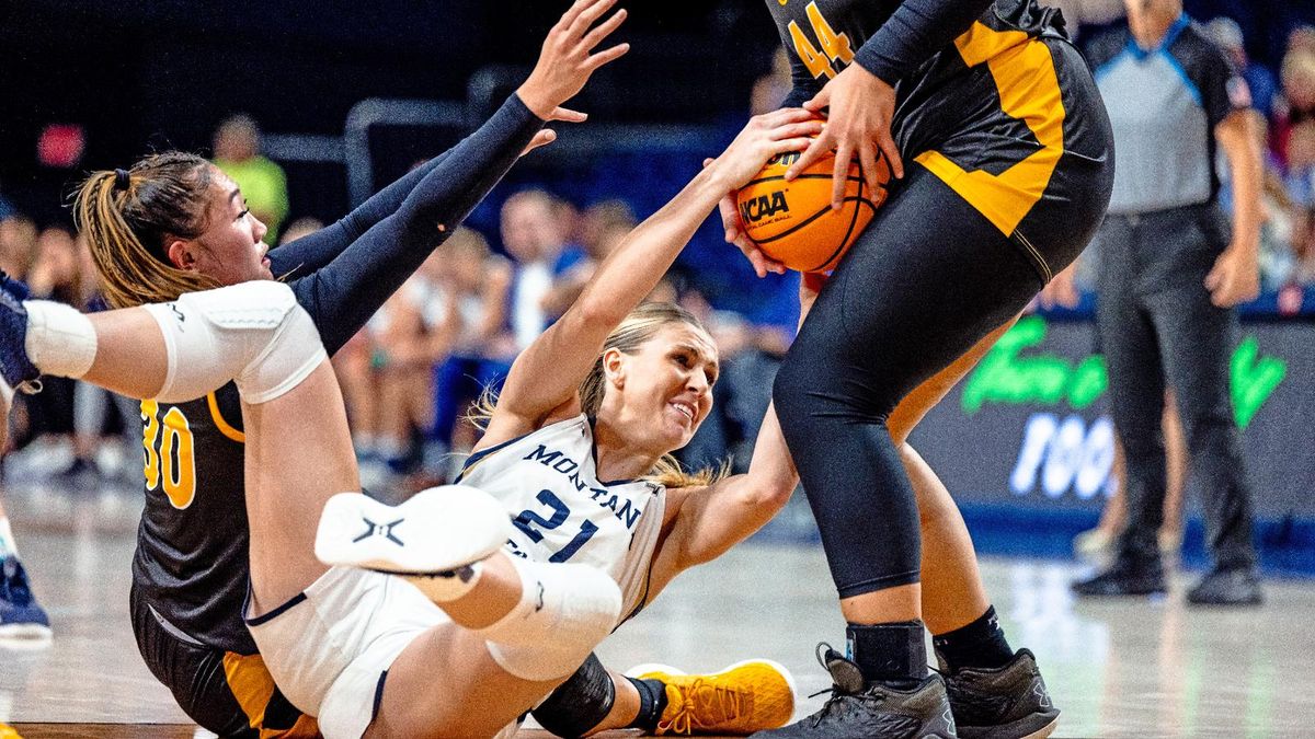 Parking North Dakota Fighting Hawks at Montana State Bobcats Womens Basketball