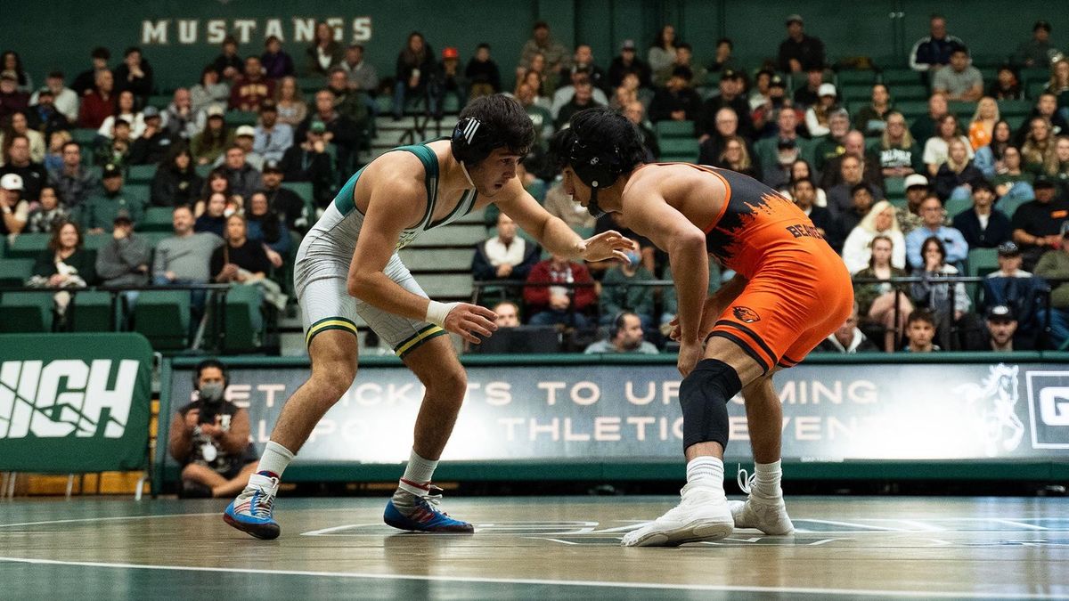 Parking Oregon State Beavers at Cal State Bakersfield Roadrunners Wrestling