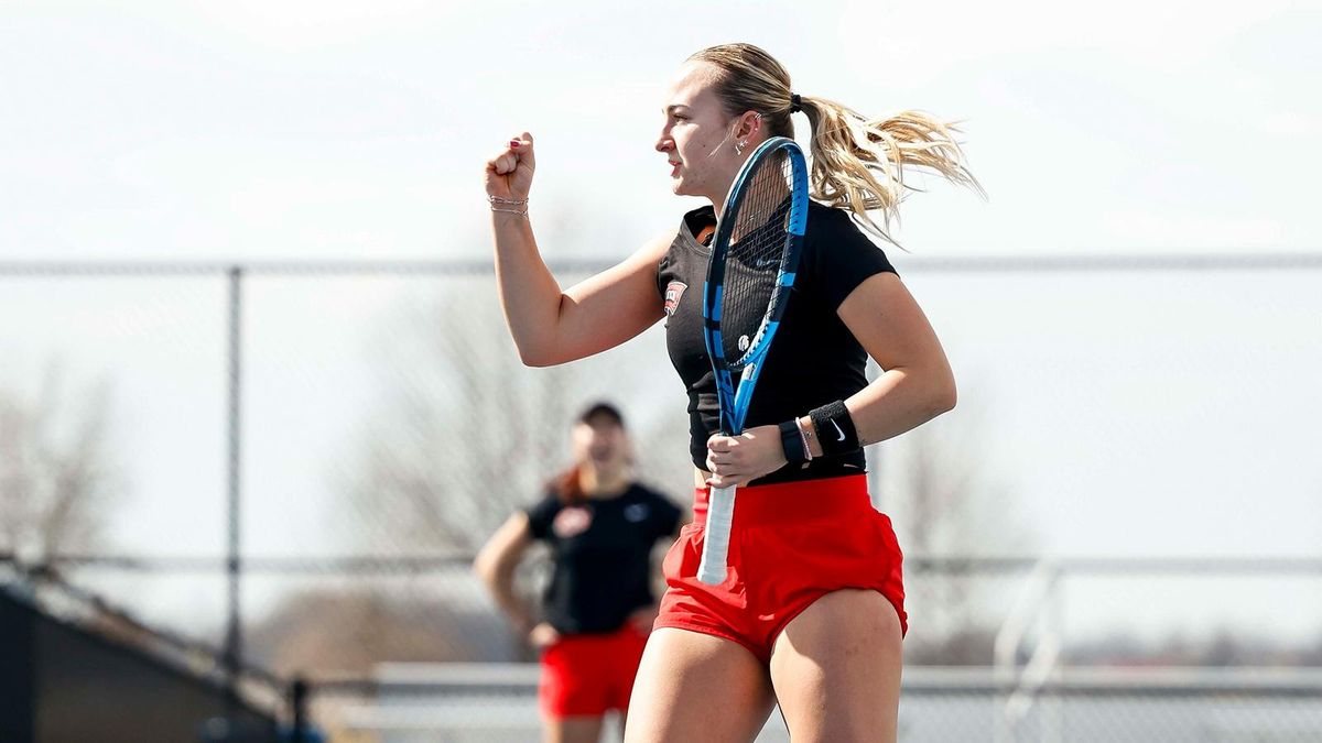 Parking Western Kentucky Lady Toppers at Florida International Panthers Womens Basketball
