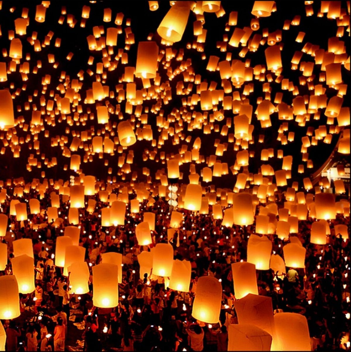 Baila! Baila!: Christmas in New Mexico And Around the World