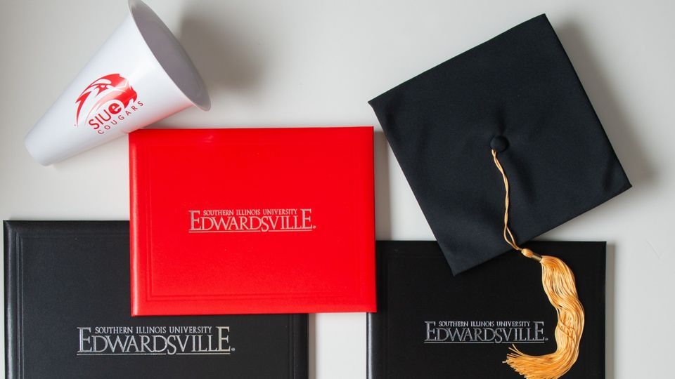 Siue Christmas Break 2022 Siue Spring Commencement 2022 | Southern Illinois University Edwardsville |  April 30, 2022