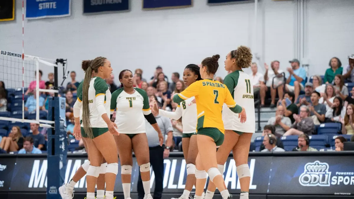 Parking Queens Royals at UNC Wilmington Seahawks Womens Basketball