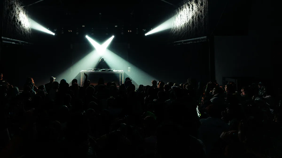 Blaqout, smith., FuntCase, Buku, Namek in Detroit