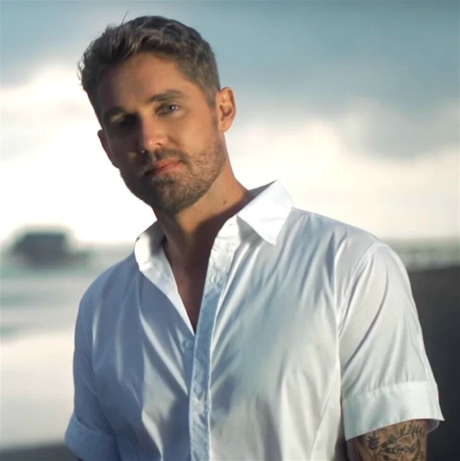 Brett Young At Rosemont Theatre Rosemont Theatre April 7 2023 brett-young-at-rosemont-theatre-rosemont-theatre-april-7-2023