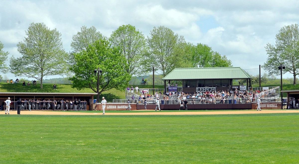 Parking Holy Cross Crusaders at Lehigh Mountain Hawks Mens Basketball