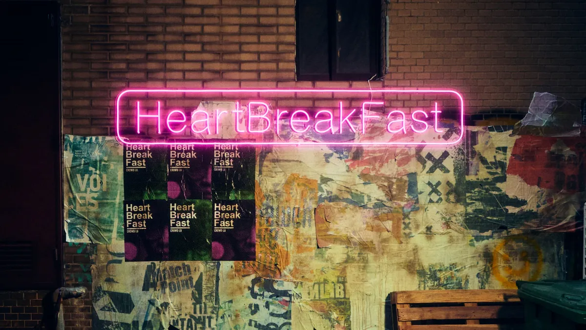 Crowd Lu in Melbourne