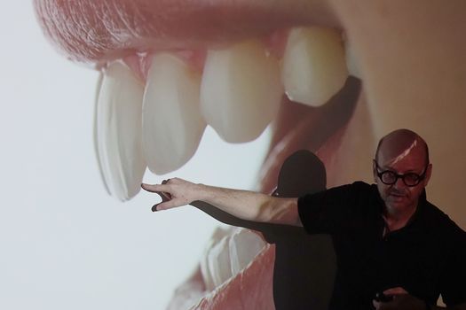 STATE OF THE ART in ANTERIOR VENEERING TECHNIQUES - Master Program with ...