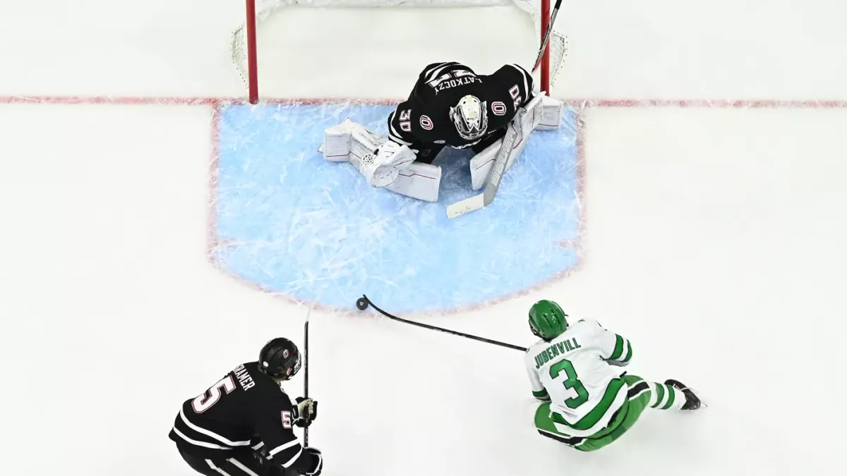 Parking Omaha Mavericks at North Dakota Fighting Hawks Mens Hockey