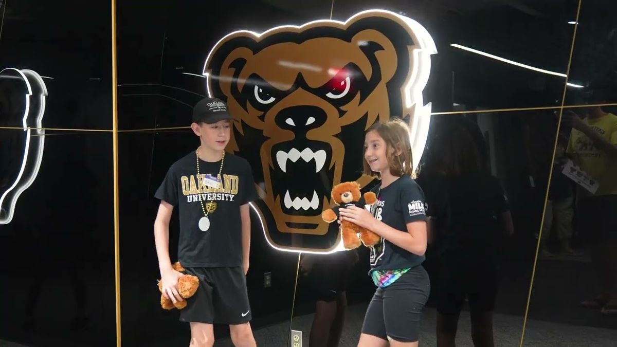 Parking Oakland Golden Grizzlies at Michigan Wolverines Womens Basketball