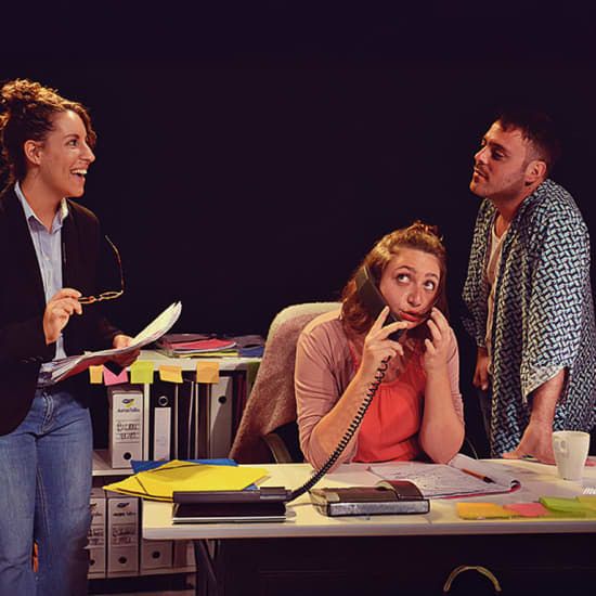 Very hot line' au Rikiki Caf\u00e9-Th\u00e9\u00e2tre