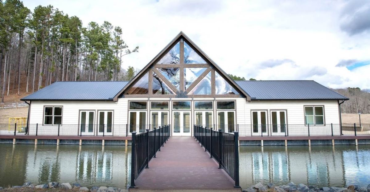 Parking Swan Lake - Buffalo