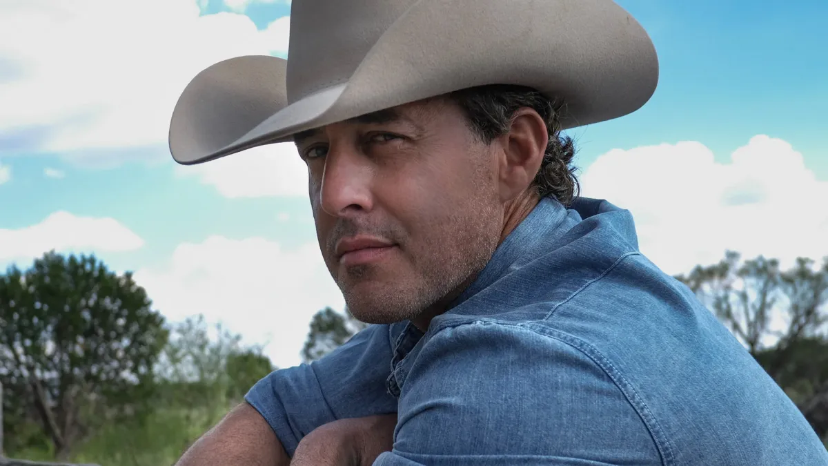 Aaron Watson in Peoria