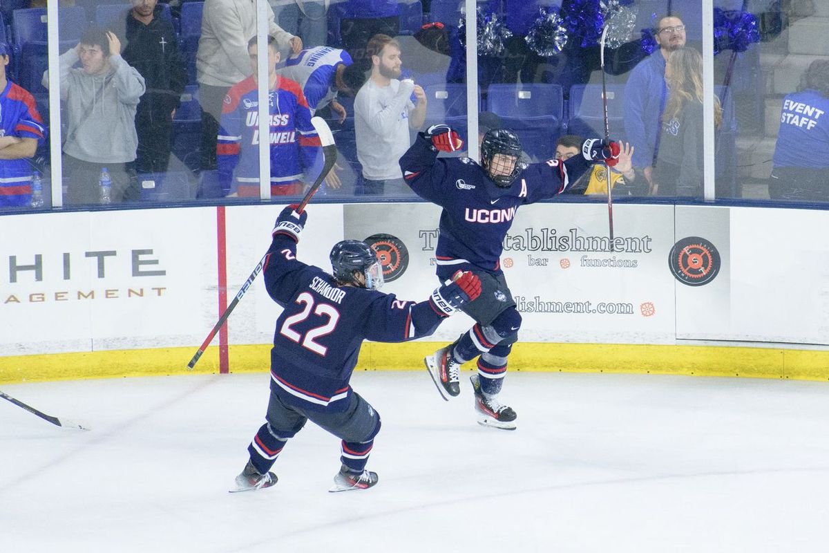 Parking UMass Lowell River Hawks at UConn Huskies Mens Hockey