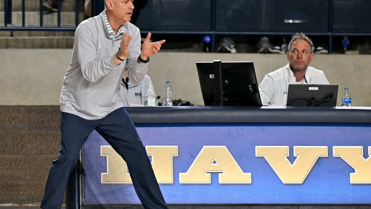 Parking Loyola Maryland Greyhounds at Navy Midshipmen Mens Basketball