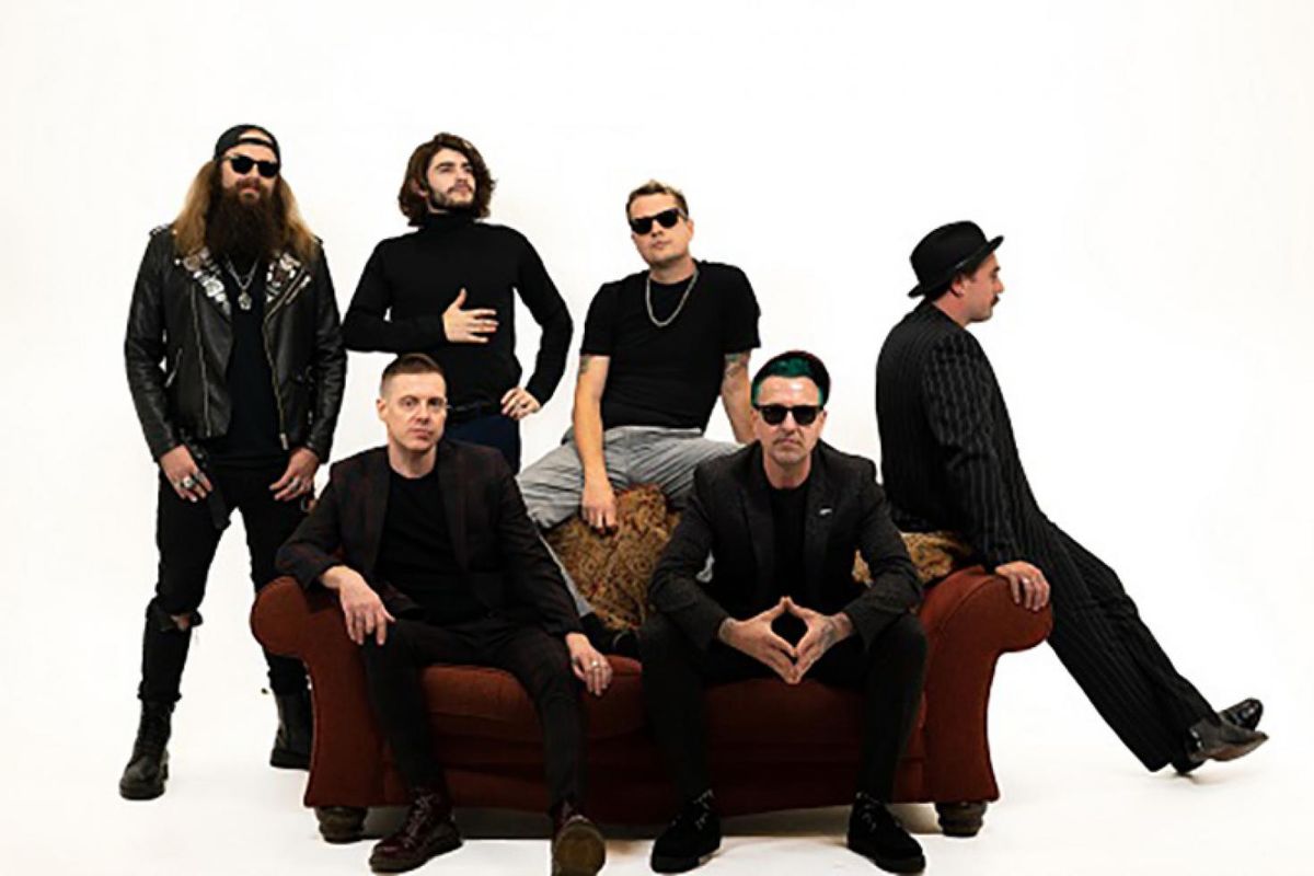 The Bar Stool Preachers (16+)