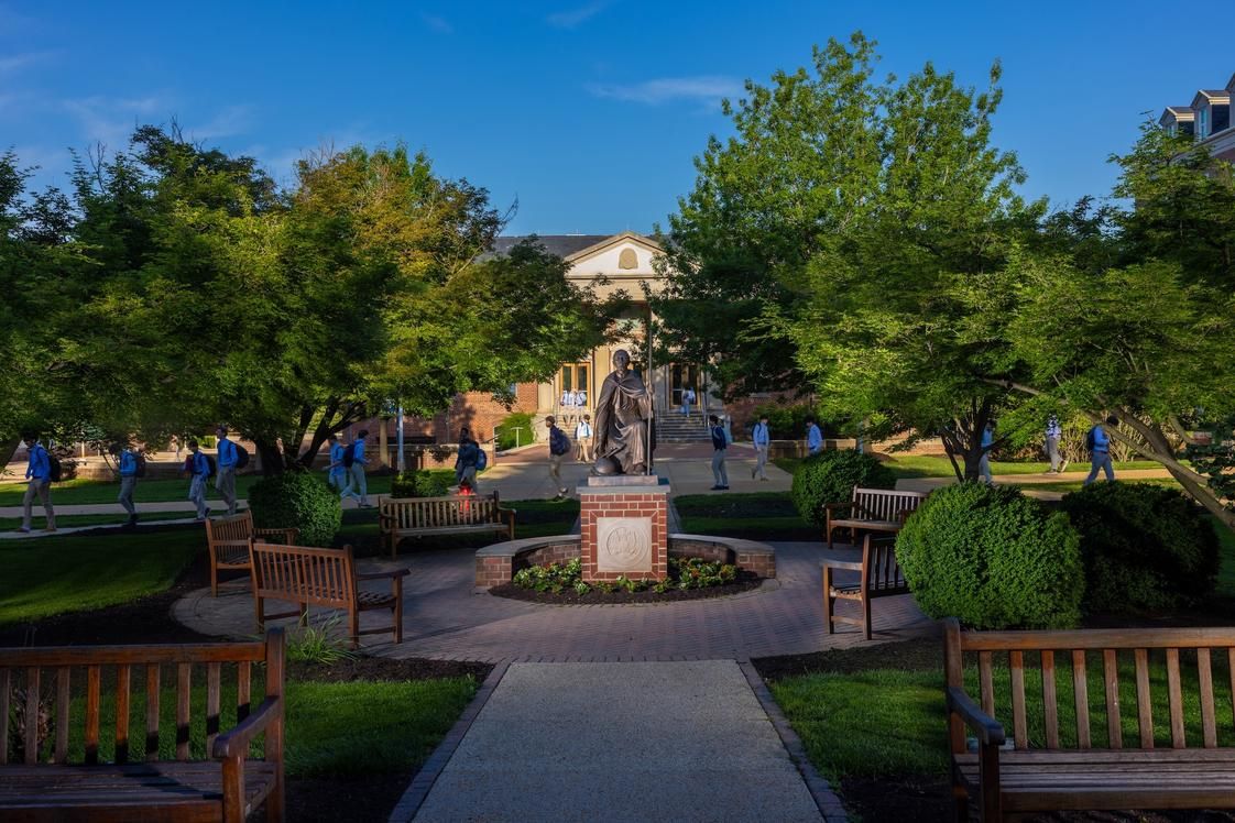 Parking Rich Brian (16+)