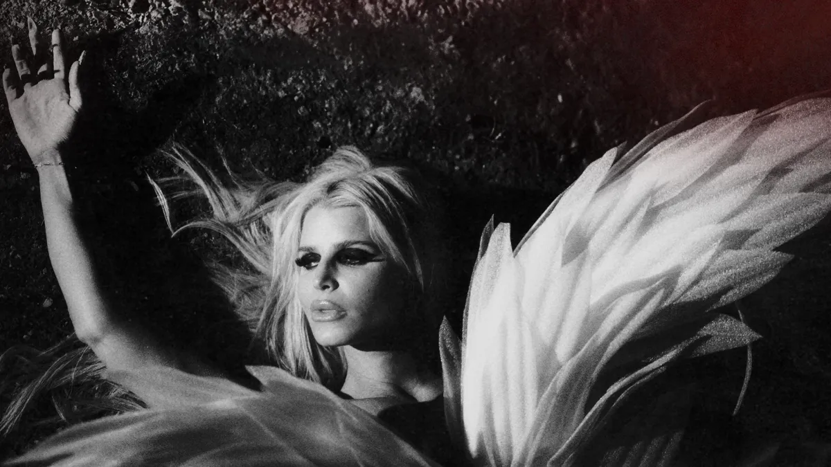 Jessica Simpson, Annie Bosko in Waukegan