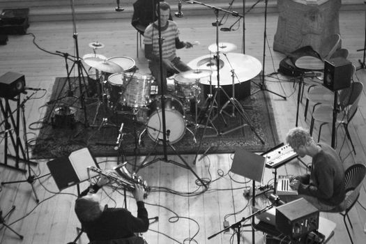 VINTERJAZZ: Torben Snekkestad\/Peter Bruun\/Anders Mathiasen + Damkapellet