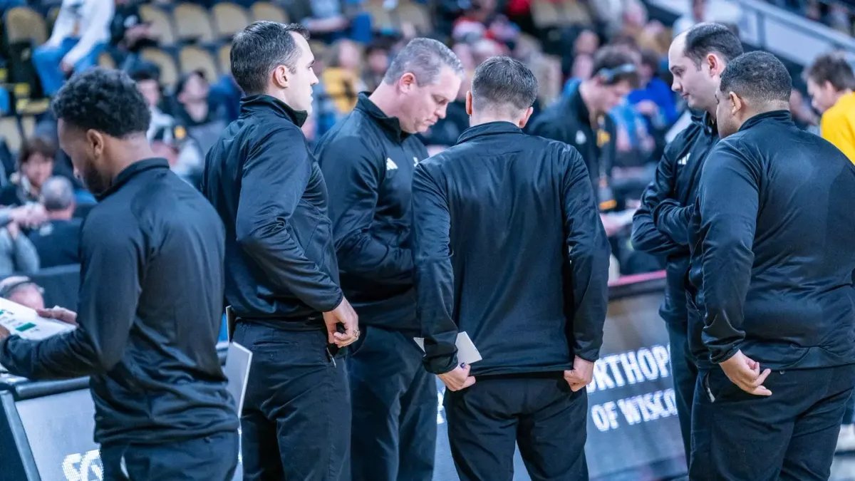 Parking Southeast Missouri State Redhawks at Chattanooga Mocs Mens Basketball